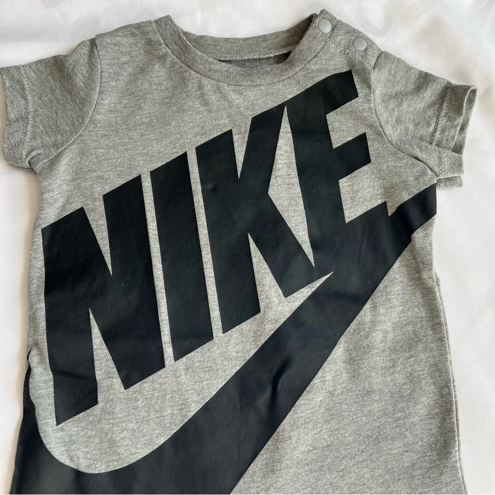 Nike Grey Logo Print Short Sleeve Romper Size 3 Months
